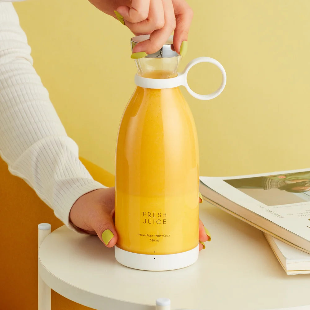 Portable Electric Juicer Blender – USB Rechargeable Mini Fruit Mixer for Smoothies, Shakes & Juice
