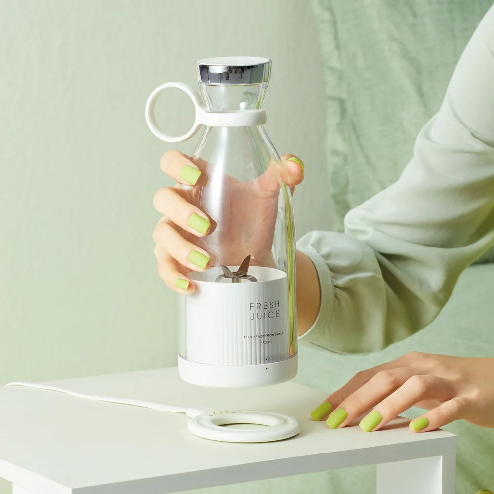 Portable Electric Juicer Blender – USB Rechargeable Mini Fruit Mixer for Smoothies, Shakes & Juice